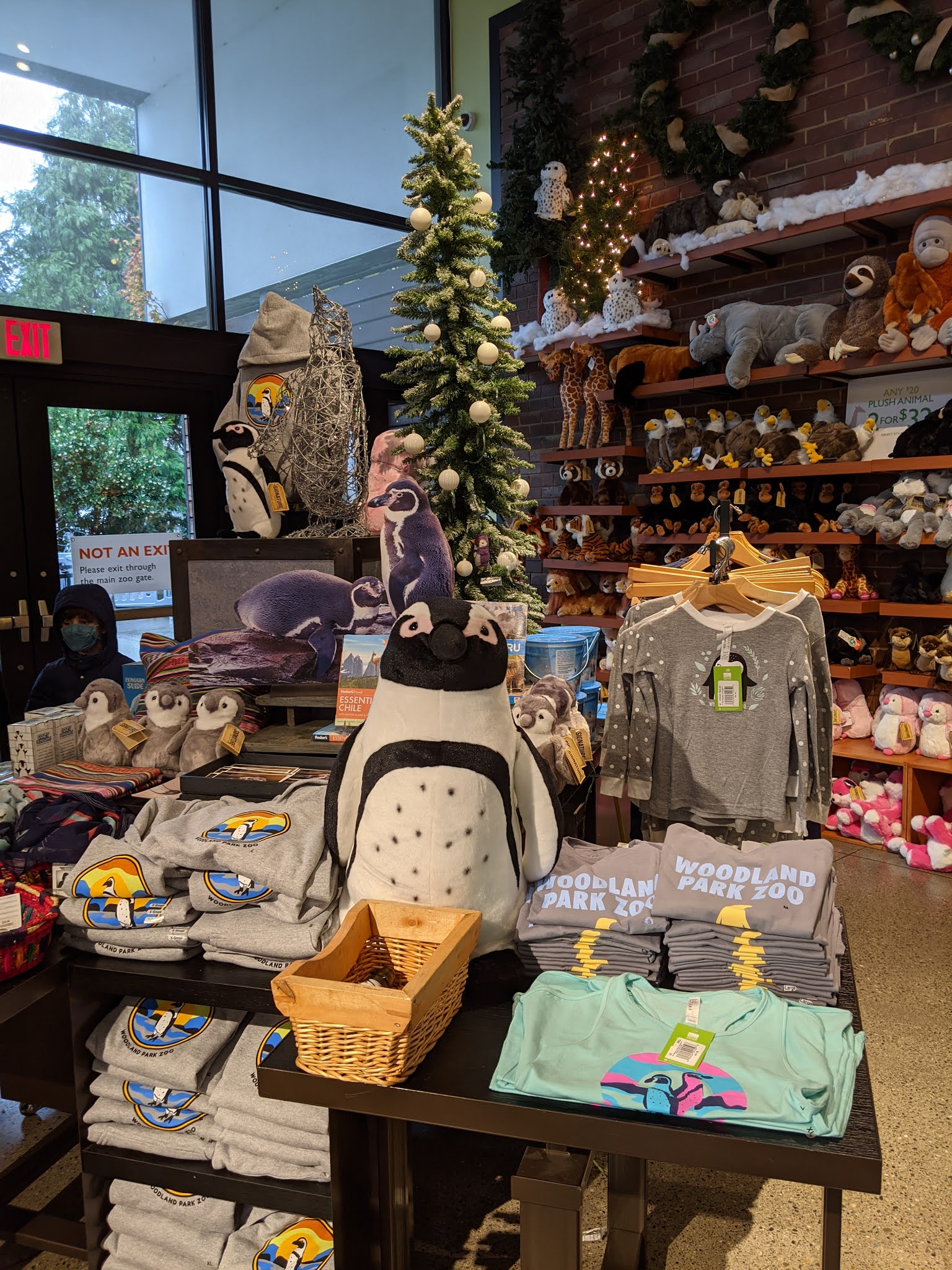 Web please join us on the second friday in july for the 47th annual jungle party, seattle’s wildest summer party, in celebration of the colorful animals who swing, soar and spring among the treetops! Woodland Park Zoo Holiday Gift Guide Animal Lovers of All Ages!