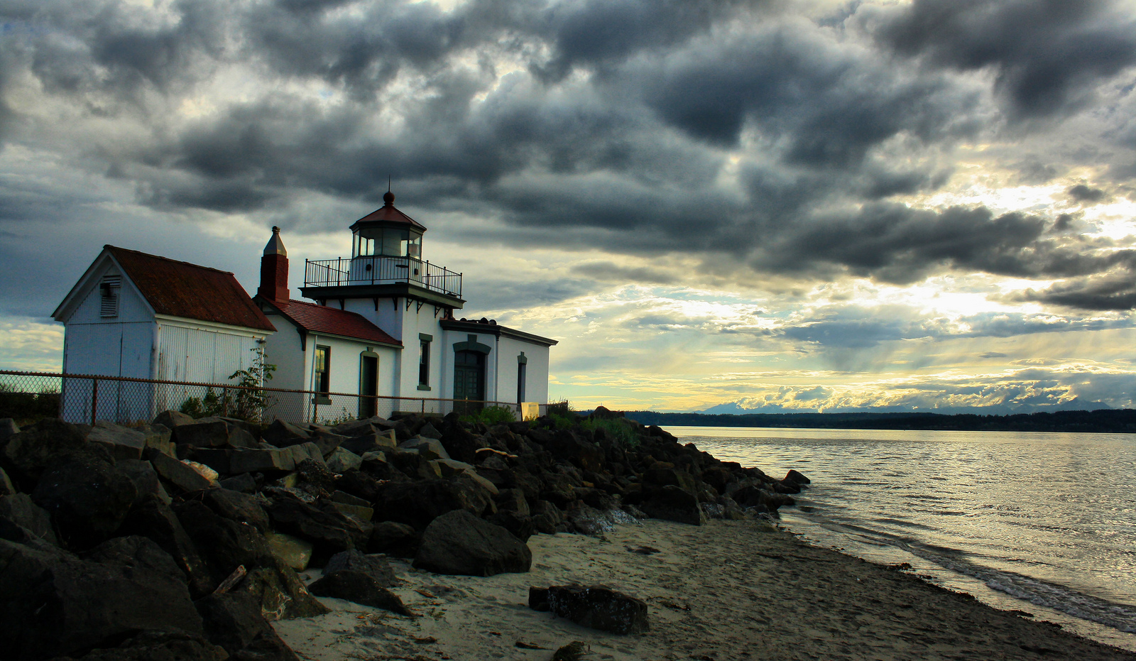 Nature & parks, outdoor activities, jogging paths & tracks. Travel Trip Journey Seattle Discovery Park USA