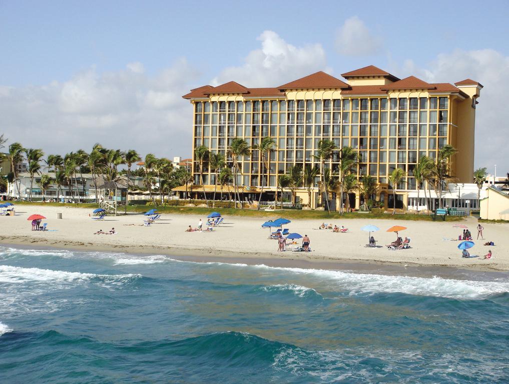 Overlooking the atlantic coast, our oceanfront resort offers a vibrant dining scene with some the best bars and restaurants in deerfield beach. Florida Hotels Reservation Wyndham Deerfield Beach Resort