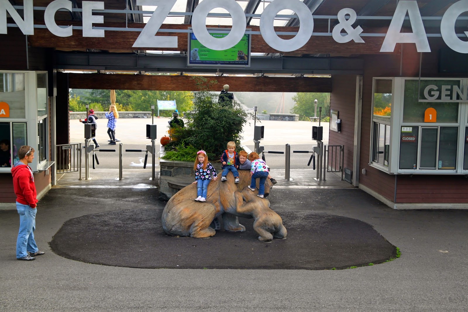 Goat birthday party for the kids! watch out for the woestmans Point Defiance Zoo