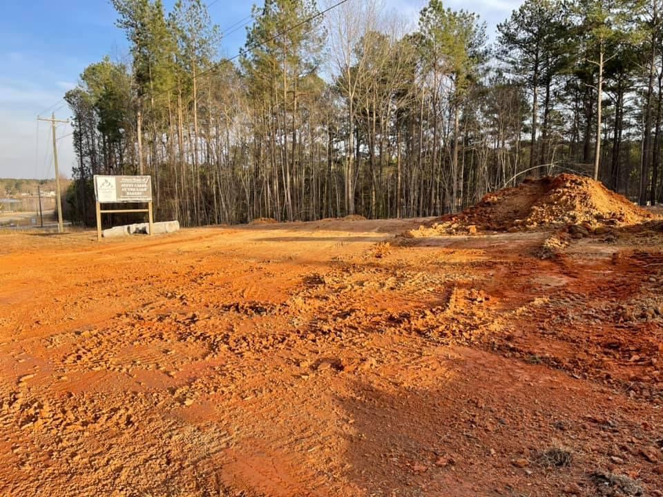 Sweet potato pie and pumpkin cupcakes with vanilla buttercream 🤤. Home Jenny Cakes at the Lake